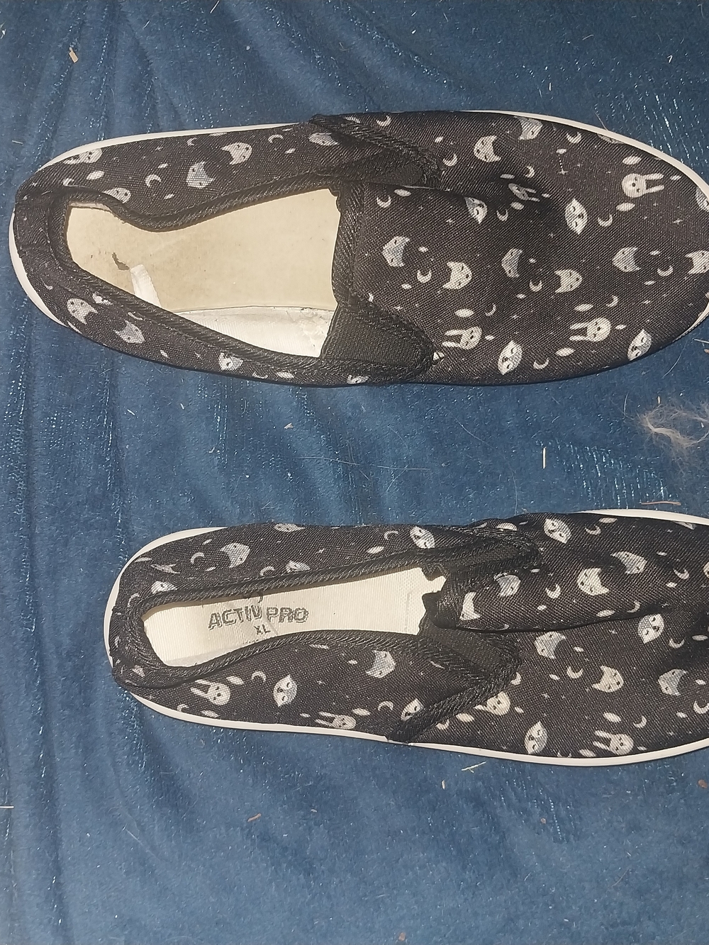 Kids Black Slip-On Sneakers with Moon & Cat Print